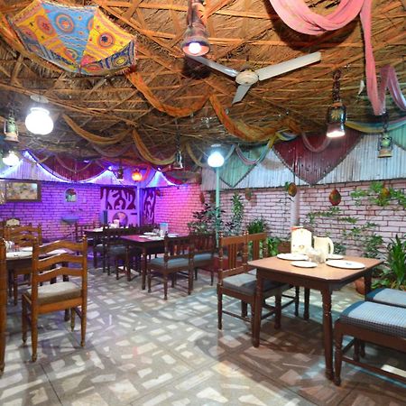 Hotel Jai Maa Palace Джайпур Екстериор снимка