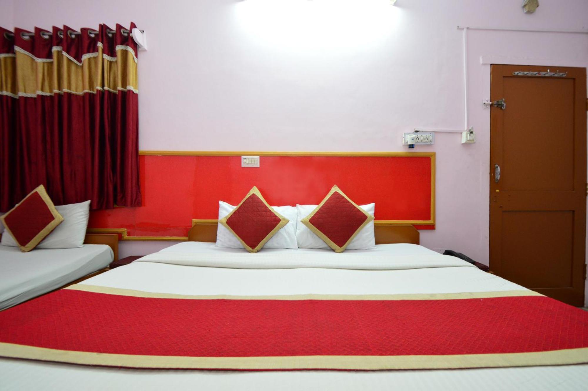 Hotel Jai Maa Palace Джайпур Екстериор снимка
